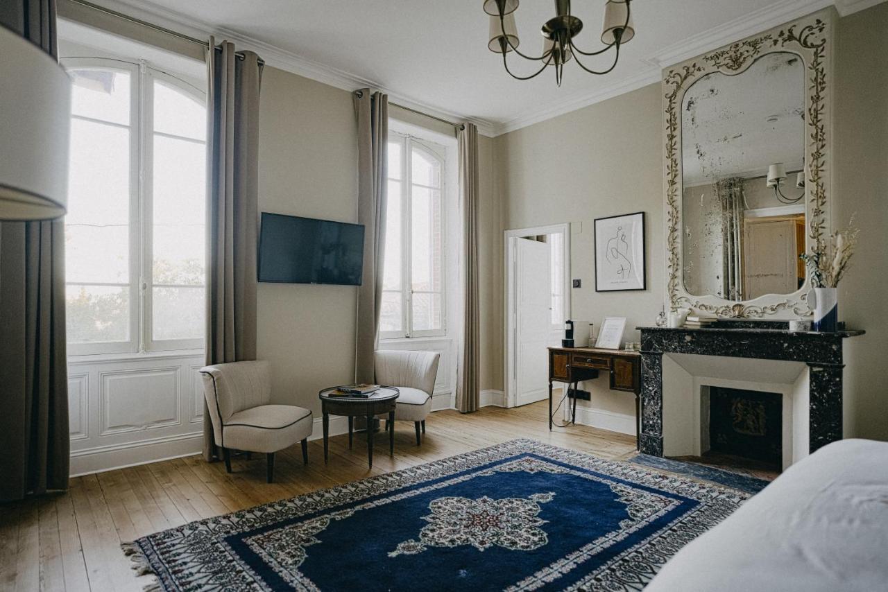 B&B Le Domaine Des Marcoujans Saint-Elix-le-Chateau ภายนอก รูปภาพ