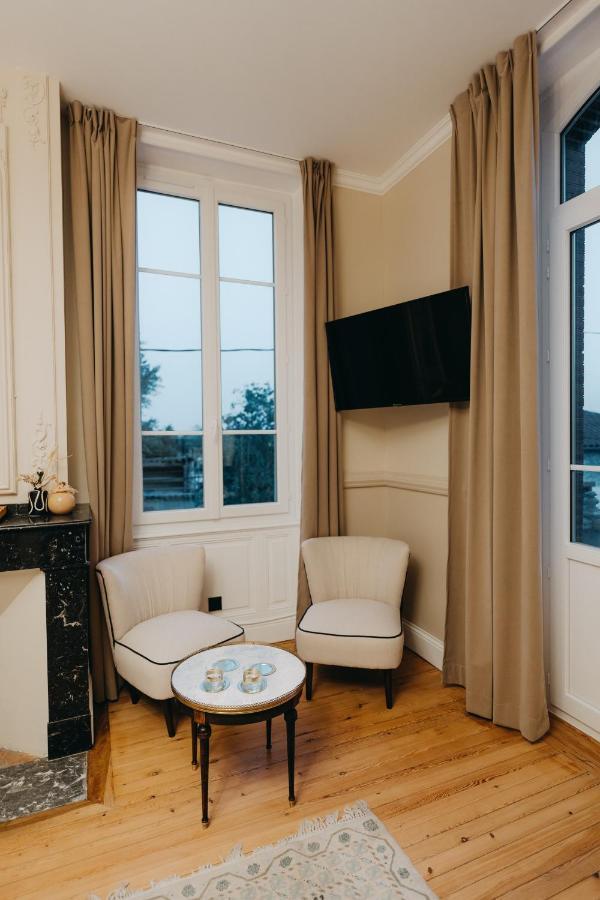B&B Le Domaine Des Marcoujans Saint-Elix-le-Chateau ภายนอก รูปภาพ