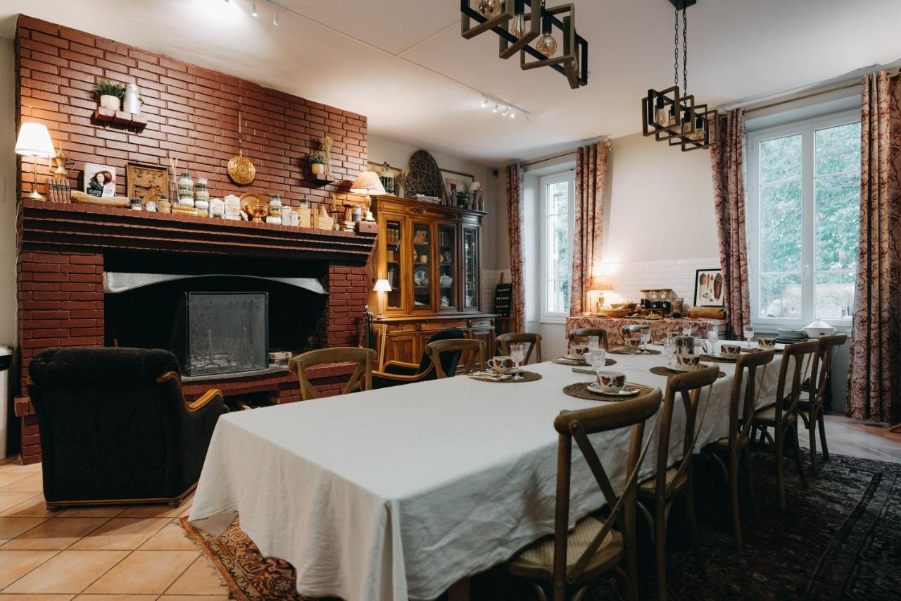 B&B Le Domaine Des Marcoujans Saint-Elix-le-Chateau ภายนอก รูปภาพ